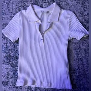 White cropped collared shirt, tight fit